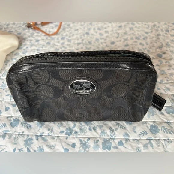 バッグ Vintage Coach Accessory Pouch Signature Coach | Bags | Coach Accessory Bag | Poshmark